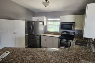 316 NE 7th St, Cape Coral, FL 33909 - Photo 11