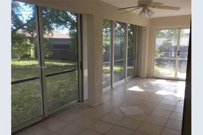 316 NE 7  Street, Cape Coral, FL 33909 - Photo 3