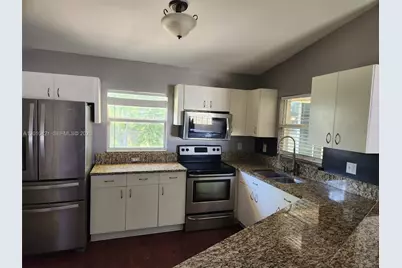 316 NE 7  Street, Cape Coral, FL 33909 - Photo 11