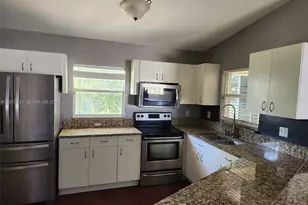 316 NE 7th St, Cape Coral, FL 33909 - Photo 11