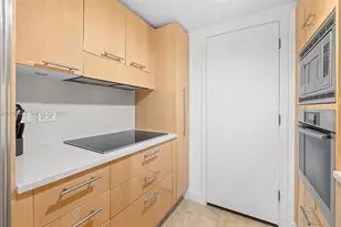 6801 Collins, Miami Beach, FL 33141 - Photo 17