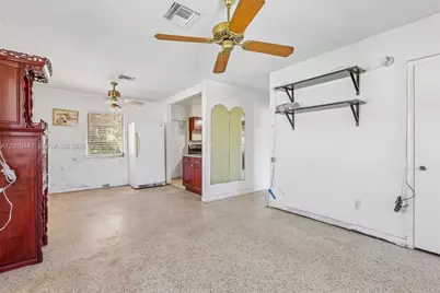 921 NE 159th St, North Miami Beach, FL 33162 - Photo 29