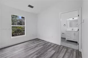 763 NW 80th St, Miami, FL 33150 - Photo 15