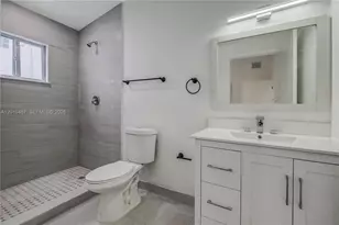 763 NW 80th St, Miami, FL 33150 - Photo 17