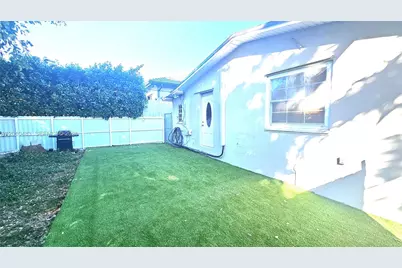 690 SW 120th Ave, Miami, FL 33184 - Photo 9