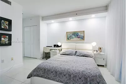 92 SW 3rd St #2808, Miami, FL 33130 - Photo 5