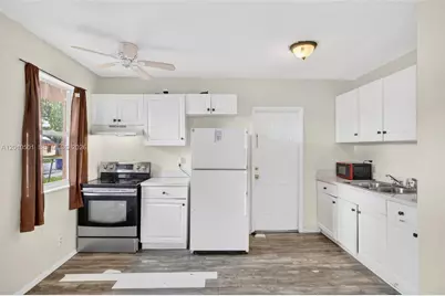 2437 NW 20th St, Fort Lauderdale, FL 33311 - Photo 15