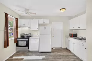 2437 NW 20th St, Fort Lauderdale, FL 33311 - Photo 15