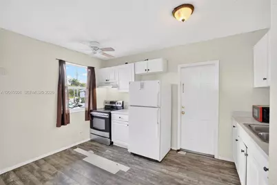 2437 NW 20th St, Fort Lauderdale, FL 33311 - Photo 17
