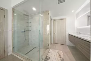 460 NE 28th St, Miami, FL 33137 - Photo 11