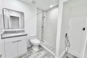 10031 Winding Lake Rd, Sunrise, FL 33351 - Photo 11