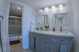 20100 W Country Club Dr, Aventura, FL 33180 - Photo 15