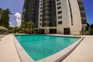 20100 W Country Club Dr, Aventura, FL 33180 - Photo 23