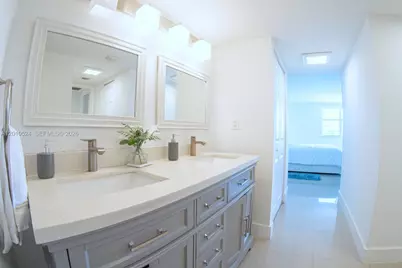 20100 W Country Club Dr #504, Aventura, FL 33180 - Photo 17