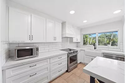 9331 SW 104th Ct, Miami, FL 33176 - Photo 9