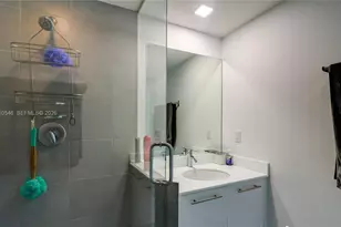 92 SW 3rd St, Miami, FL 33130 - Photo 3