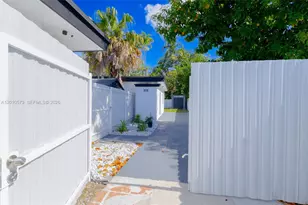 571 NW 152nd St, Miami, FL 33169 - Photo 17