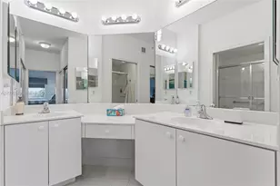 7765 Yardley Dr, Tamarac, FL 33321 - Photo 25