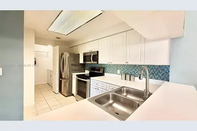 2726 Anzio Ct #306, Palm Beach Gardens, FL 33410 - Photo 9