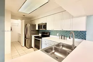 2726 Anzio Ct, Palm Beach Gardens, FL 33410 - Photo 9
