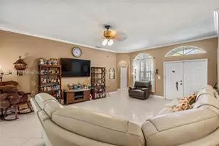 3090 SE 7th Pl, Homestead, FL 33033 - Photo 9