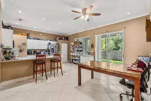 3090 SE 7th Pl, Homestead, FL 33033 - Photo 11