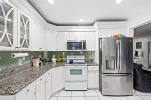 1831 Hiltonia Cir, West Palm Beach, FL 33407 - Photo 13