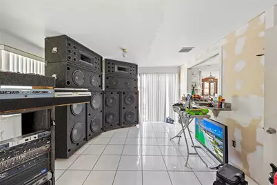 1831 Hiltonia Cir, West Palm Beach, FL 33407 - Photo 35