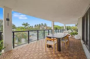 2575 S Bayshore Dr, Miami, FL 33133 - Photo 21