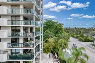 2575 S Bayshore Dr, Miami, FL 33133 - Photo 23