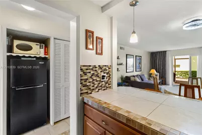 2600 Diana Dr #119, Hallandale Beach, FL 33009 - Photo 7