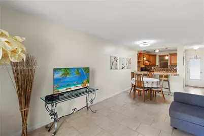 2600 Diana Dr #119, Hallandale Beach, FL 33009 - Photo 11