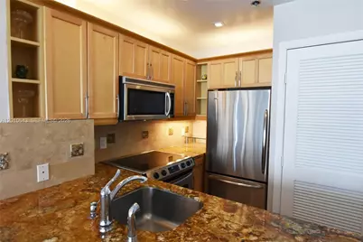 540 Brickell Key Dr #PH1812, Miami, FL 33131 - Photo 5