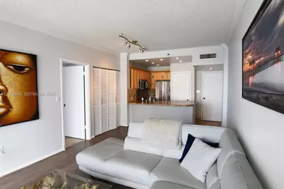 540 Brickell Key Dr #PH1812, Miami, FL 33131 - Photo 3
