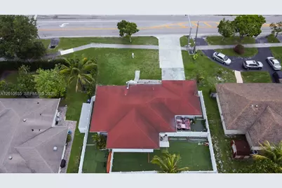 15925 NE 18th Ave, North Miami Beach, FL 33162 - Photo 9