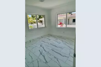15925 NE 18th Ave, North Miami Beach, FL 33162 - Photo 9