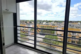 4670 W 13th Ln, Hialeah, FL 33012 - Photo 7