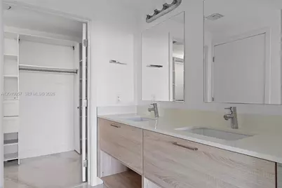 16385 Biscayne Blvd #717, North Miami Beach, FL 33160 - Photo 37