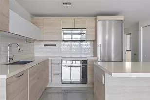 16385 Biscayne Blvd, North Miami Beach, FL 33160 - Photo 19