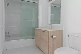 16385 Biscayne Blvd, North Miami Beach, FL 33160 - Photo 9