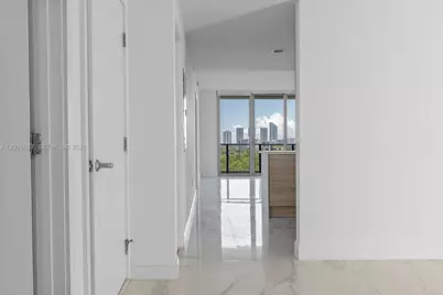 16385 Biscayne Blvd #717, North Miami Beach, FL 33160 - Photo 3