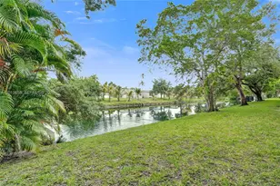 5950 Del Lago Cir, Sunrise, FL 33313 - Photo 47