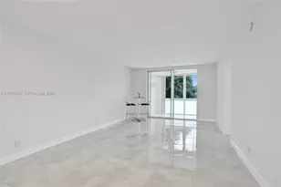 5950 Del Lago Cir, Sunrise, FL 33313 - Photo 11