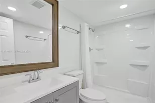 5950 Del Lago Cir, Sunrise, FL 33313 - Photo 21