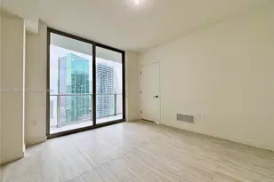 77 SE 5th St, Miami, FL 33131 - Photo 17