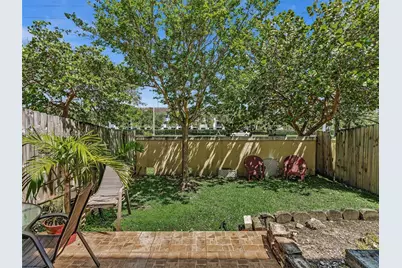 7659 N Stonecreek Cir, Davie, FL 33024 - Photo 21