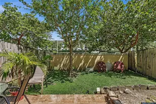 7659 N Stonecreek Circle, Davie, FL 33024 - Photo 21