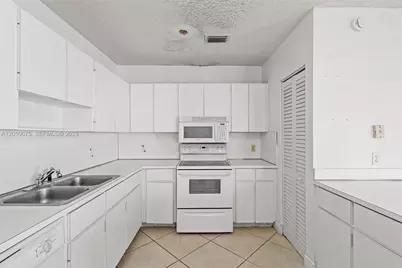 14300 SW 52nd St, Miami, FL 33175 - Photo 23