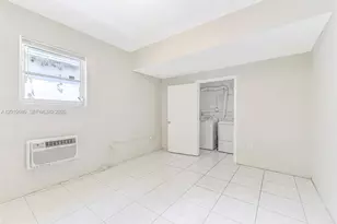 981 NE 152nd St, Miami, FL 33162 - Photo 31