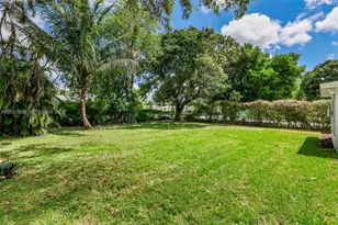 981 NE 152nd St, Miami, FL 33162 - Photo 7